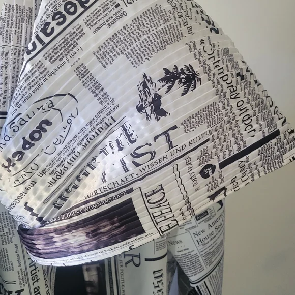 Elegant Newspaper Print/Black Coat - Picture 5 of 6